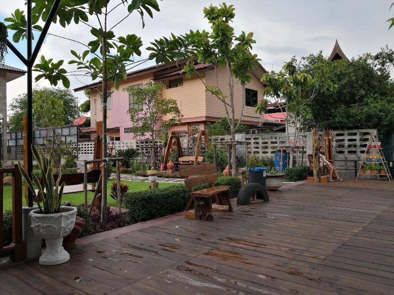 Baan Canalee - Genel