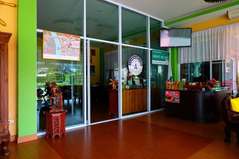 P Paradise Hotel - Lobi