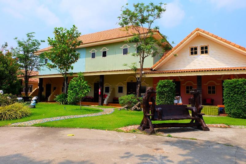P Paradise Hotel - Genel