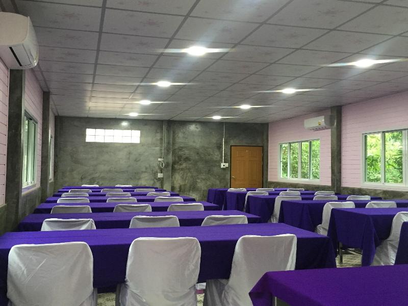 Warakorn Baansuan Amphawa - Toplantı