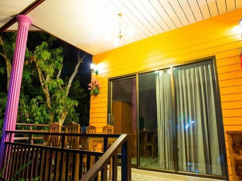 Warakorn Baansuan Amphawa - Genel