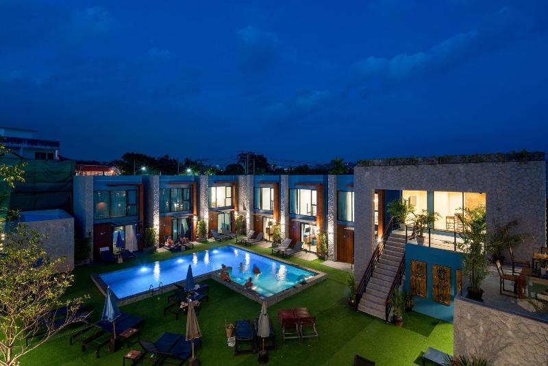 Peace Blue Naiharn Naturist Resort SHA+ - Havuz