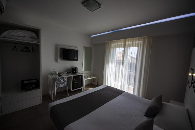 Aether Suites Tropea - Oda