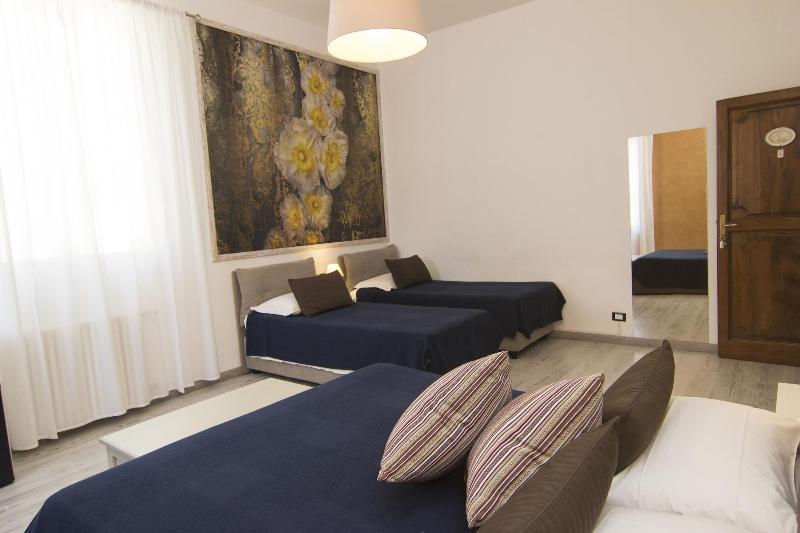 7 Rooms - Oda