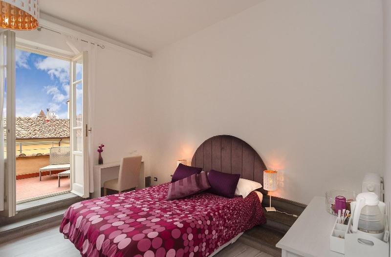 7 Rooms - Oda