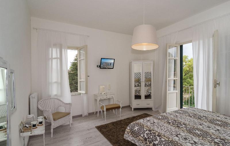 7 Rooms - Oda
