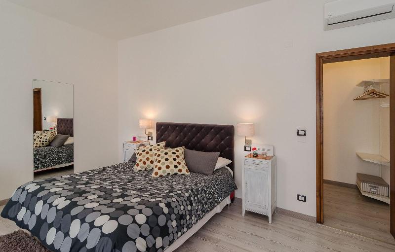 7 Rooms - Oda