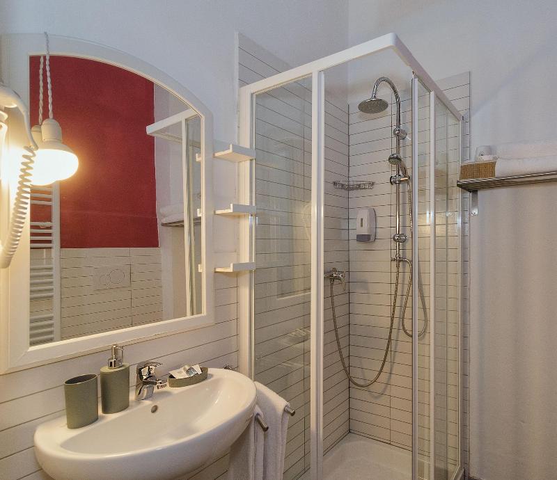 7 Rooms - Oda