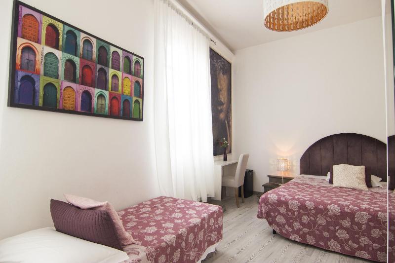7 Rooms - Oda