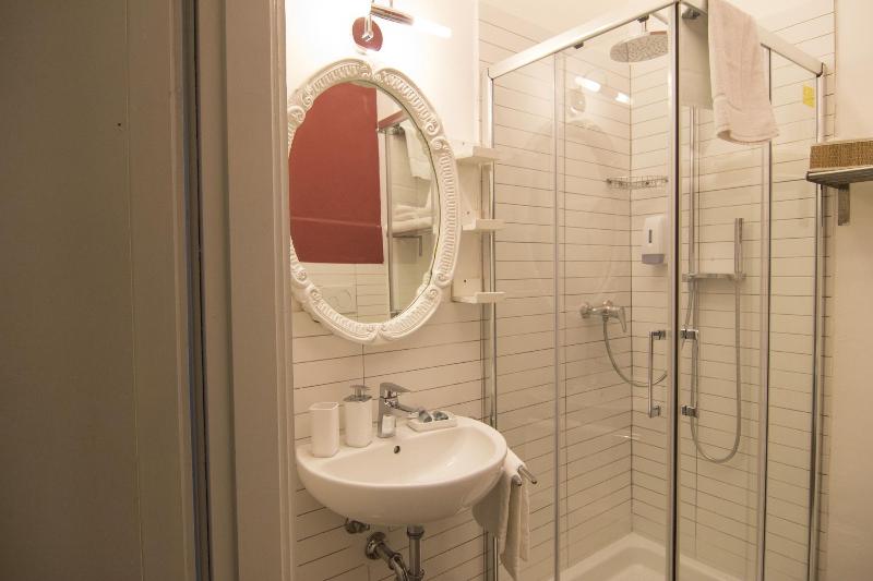 7 Rooms - Oda