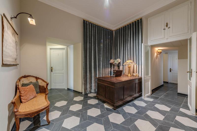 Adrianus Hotel - Lobi