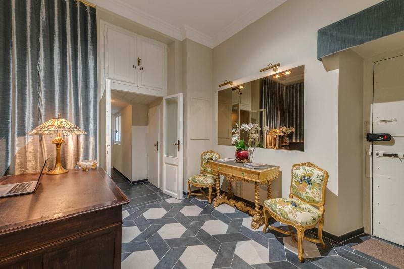 Adrianus Hotel - Lobi