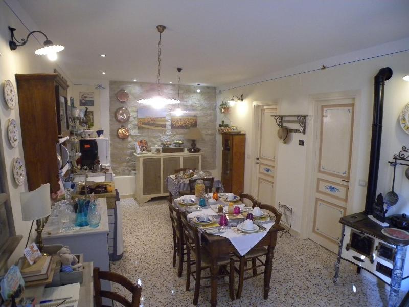Bed And Breakfast A Casa Delle Fate - Restoran