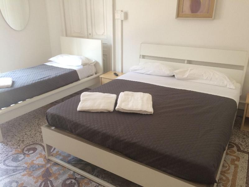 Guest House Roma - Oda