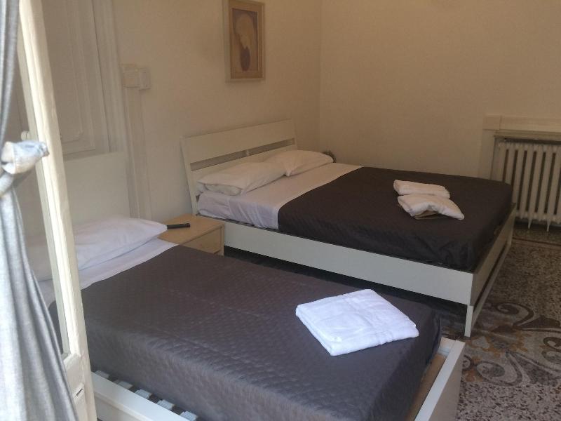 Guest House Roma - Oda