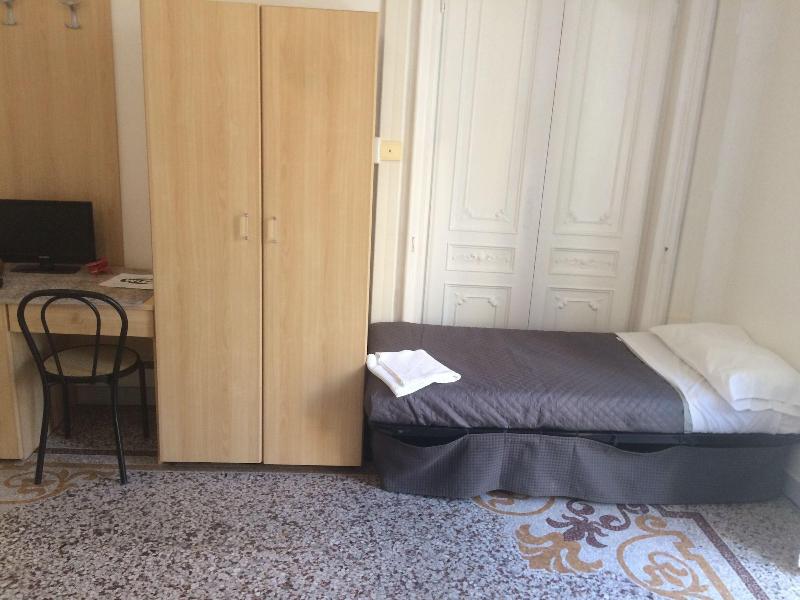 Guest House Roma - Oda
