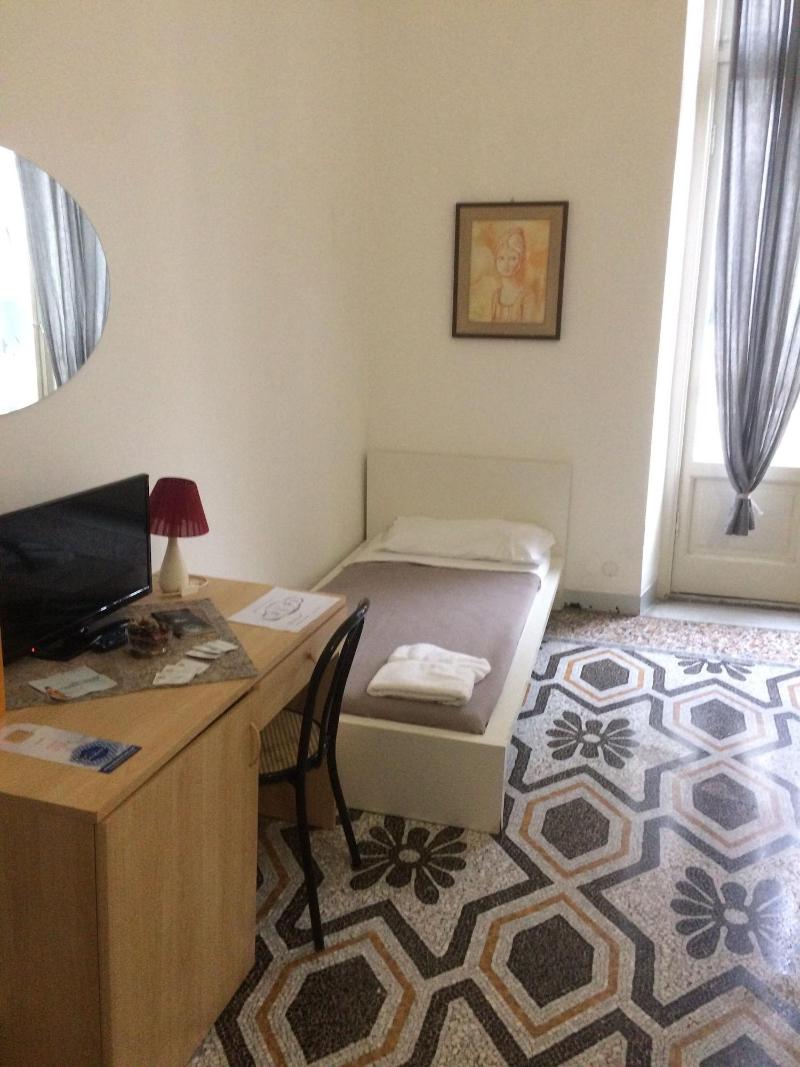 Guest House Roma - Oda