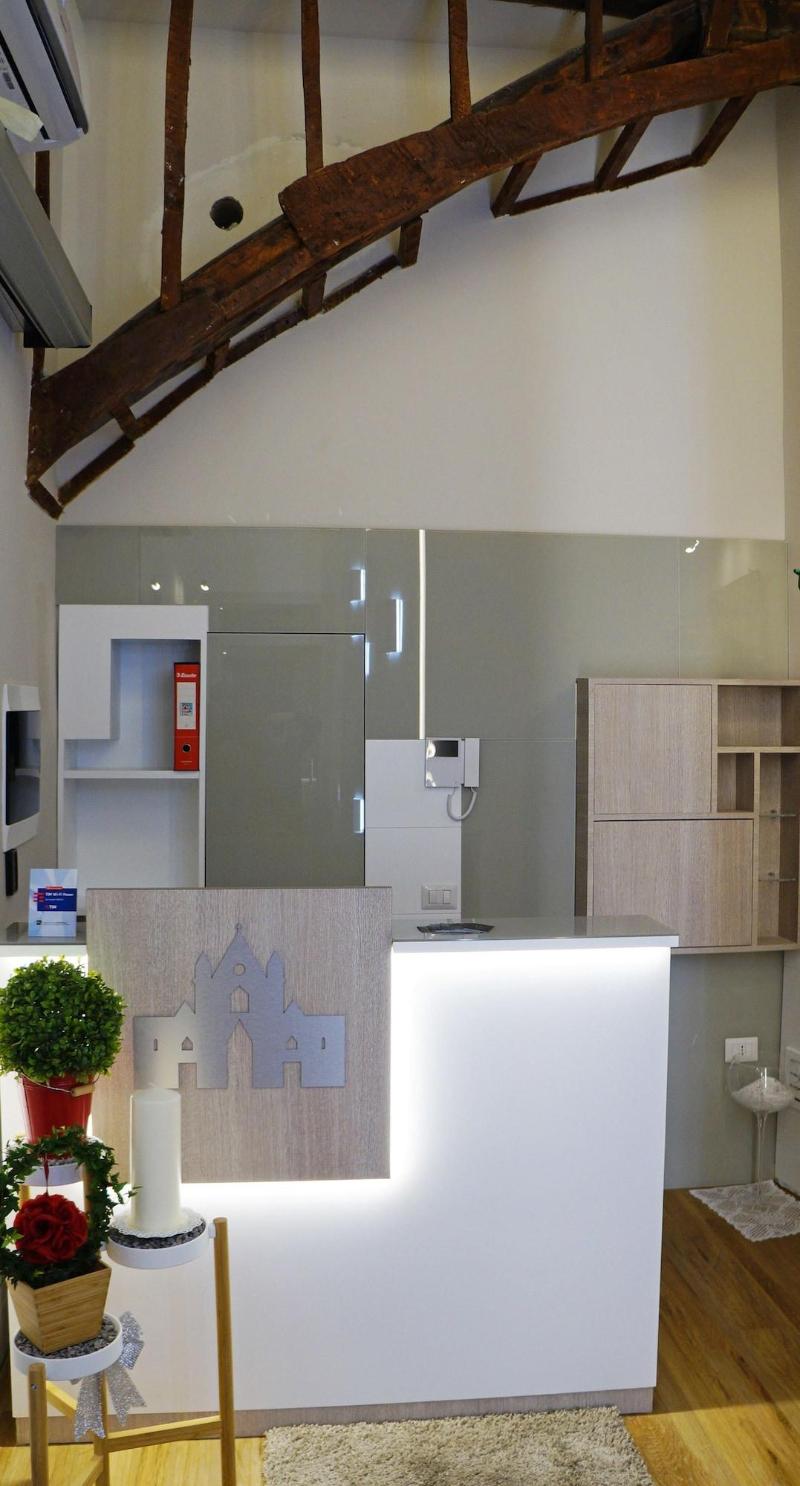 Duomo Luxury Suites - Lobi