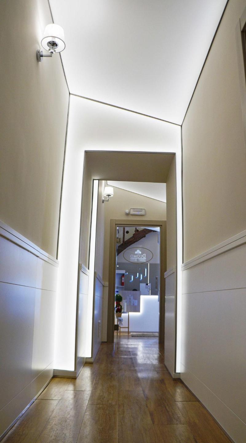Duomo Luxury Suites - Lobi