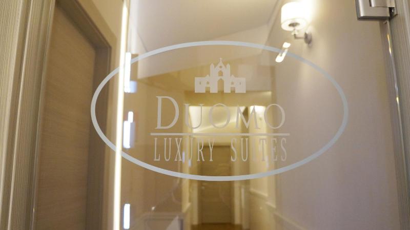 Duomo Luxury Suites - Lobi