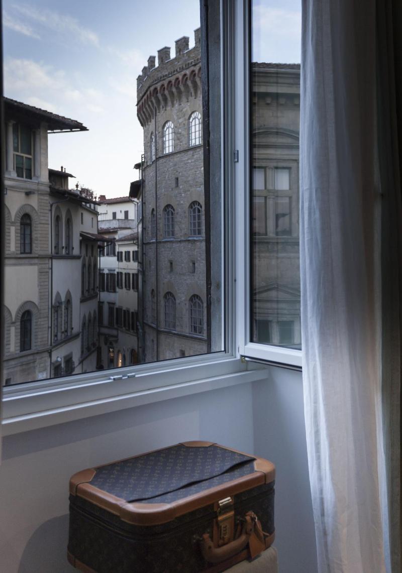 Tornabuoni Place - Oda