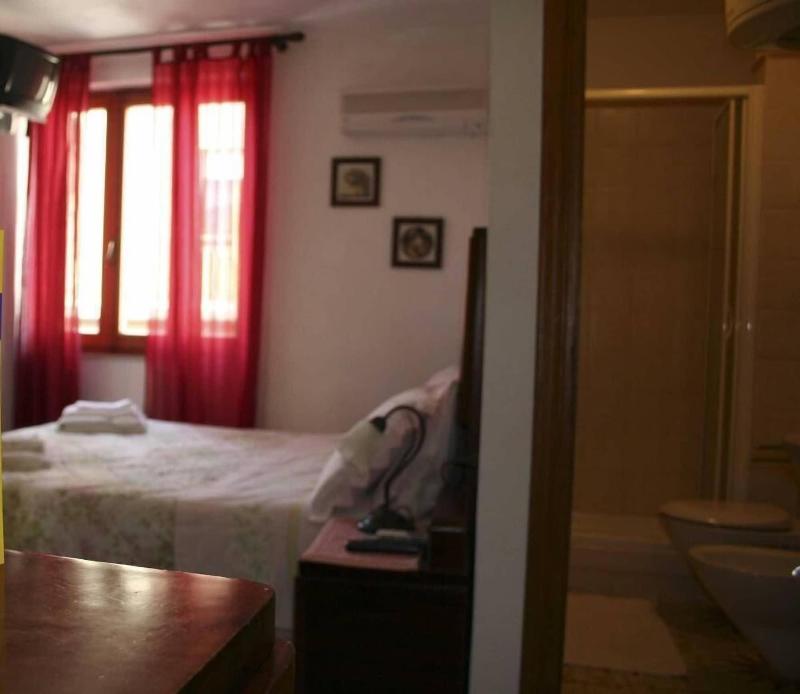 B B Guest House Il Porto Vecchio - Oda