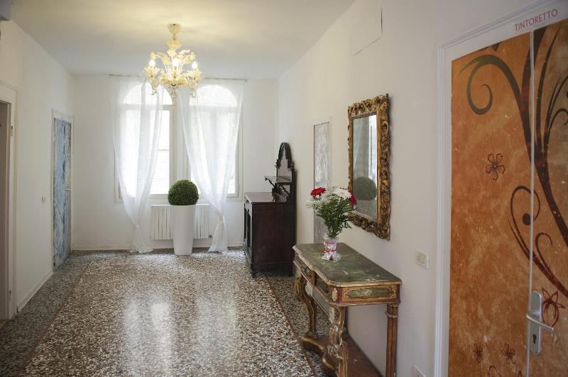 Porta Orientalis Venice - Lobi