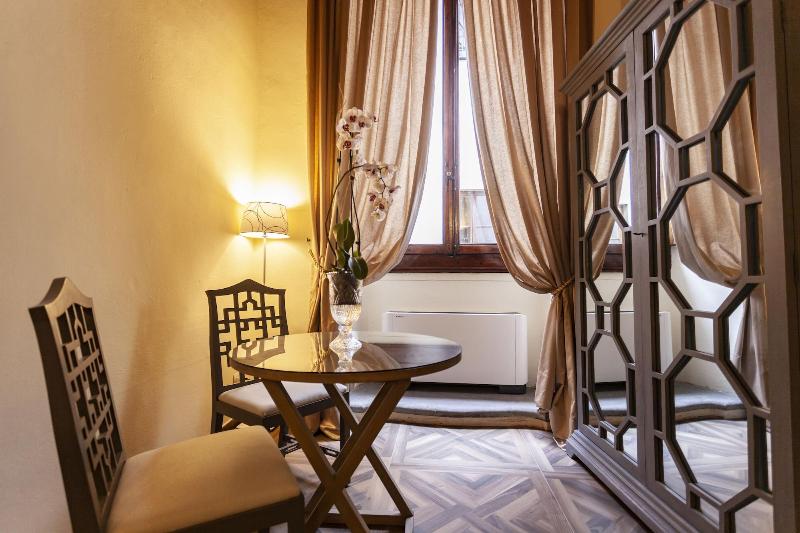 Palazzo Martellini Residenza D Epoca - Oda