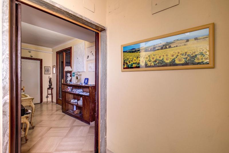 B B Piramide Terrace - Lobi
