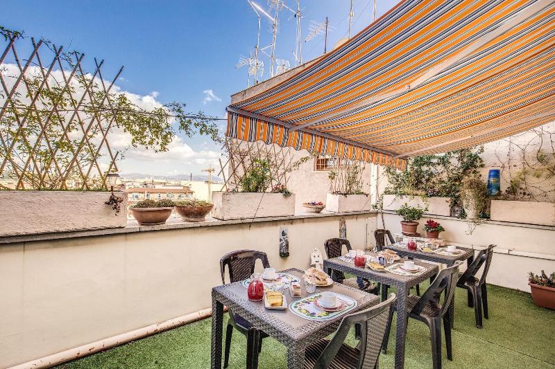 B B Piramide Terrace - Genel
