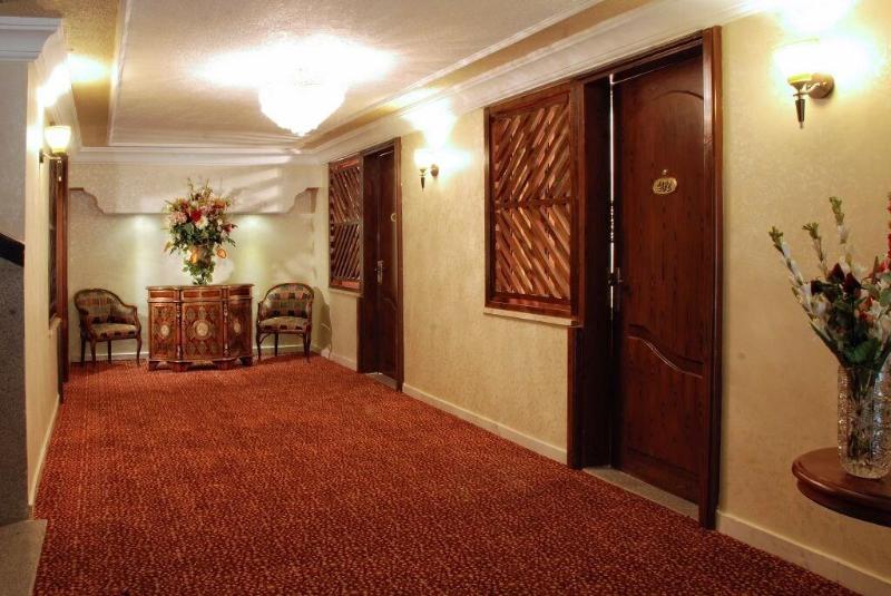 Jardaneh Hotel - Lobi