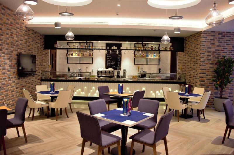 Park Inn By Radisson Makkah Aziziyah - Bar