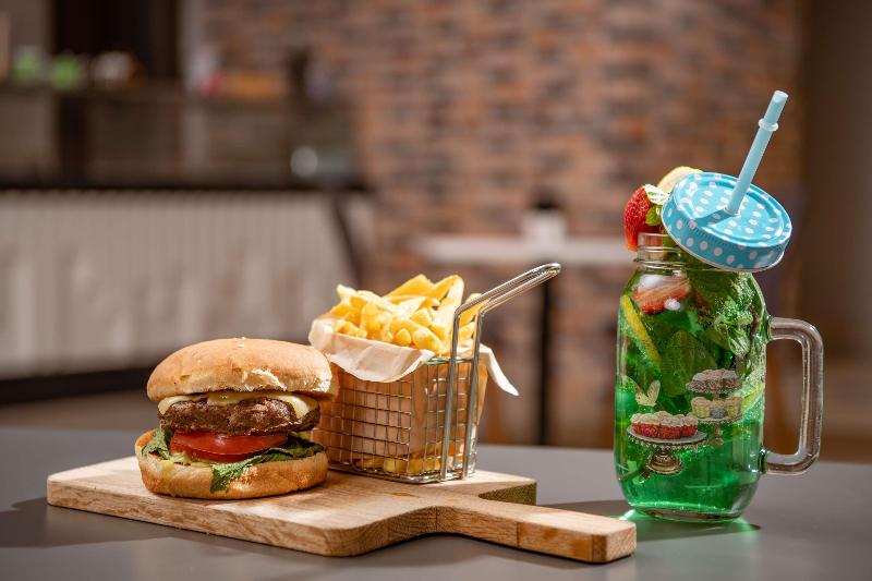 Park Inn By Radisson Makkah Aziziyah - Bar