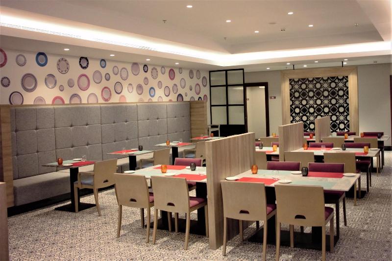 Park Inn By Radisson Makkah Aziziyah - Restoran