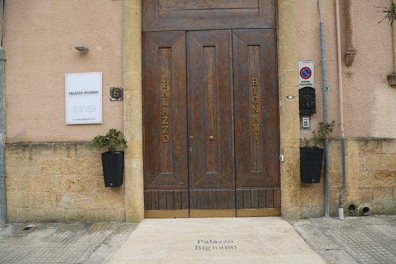 Palazzo Bignami - Genel