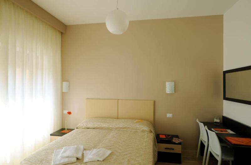 Honey Rooms - Oda