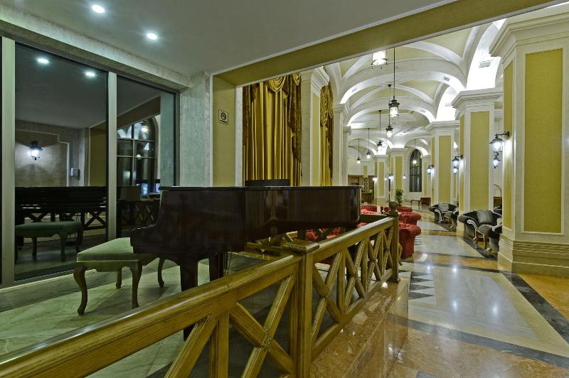 Colosseum Marina Hotel - Lobi