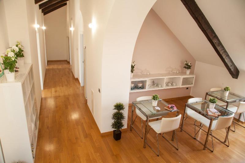 Caesar B B Napoli - Genel
