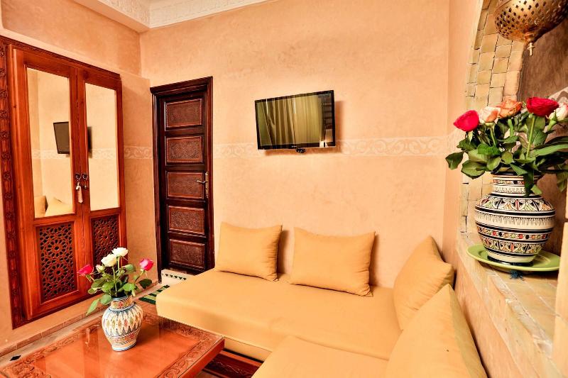 Riad Nakhla - Oda