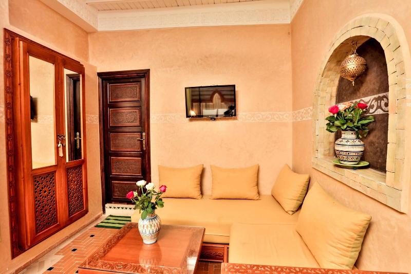 Riad Nakhla - Oda