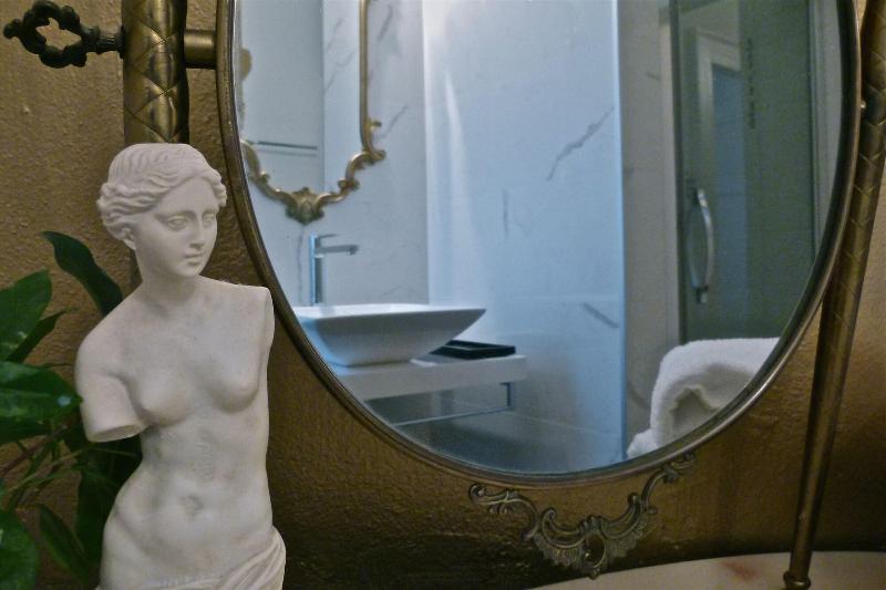Caffa Dell Arte Boutique Rooms - Oda