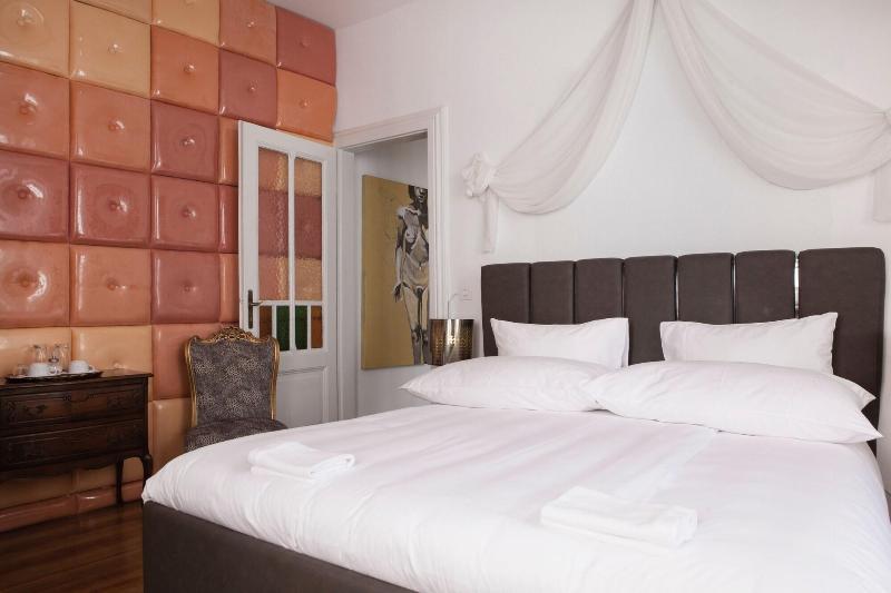 Caffa Dell Arte Boutique Rooms - Oda