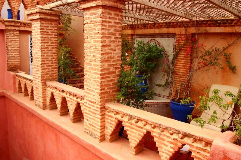 Riad Persephone - Genel