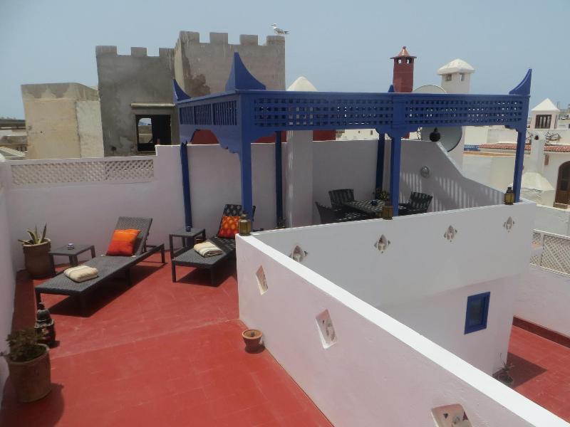 Riad Gloria - Genel