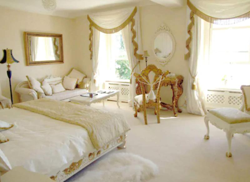 La Haule Manor - Oda