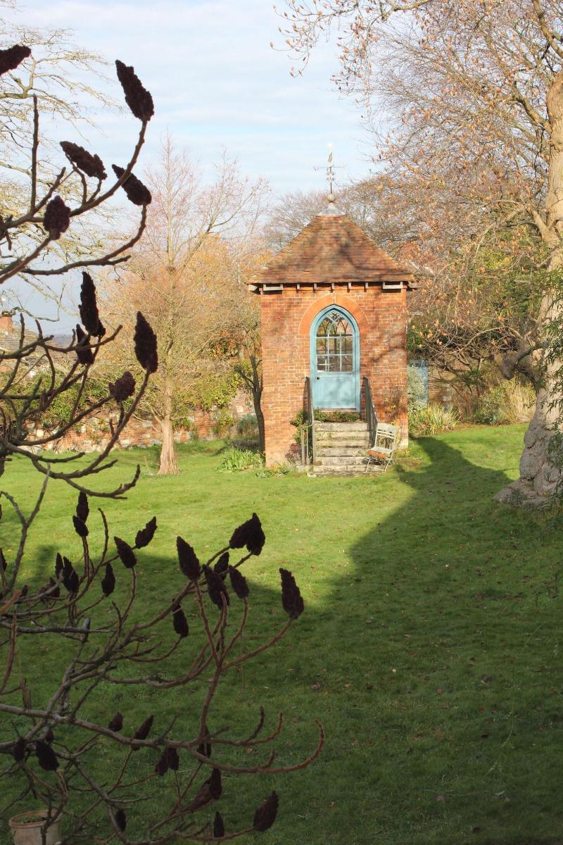St John S Croft - Genel