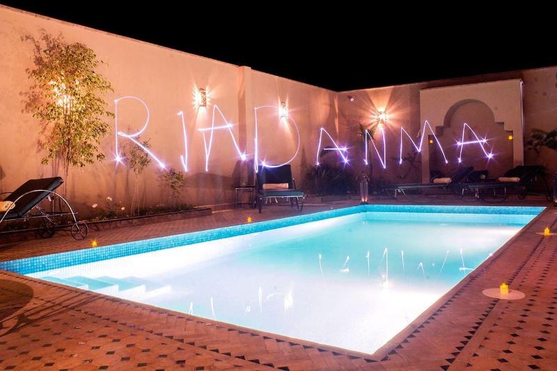 Riad Anma - Aktivite