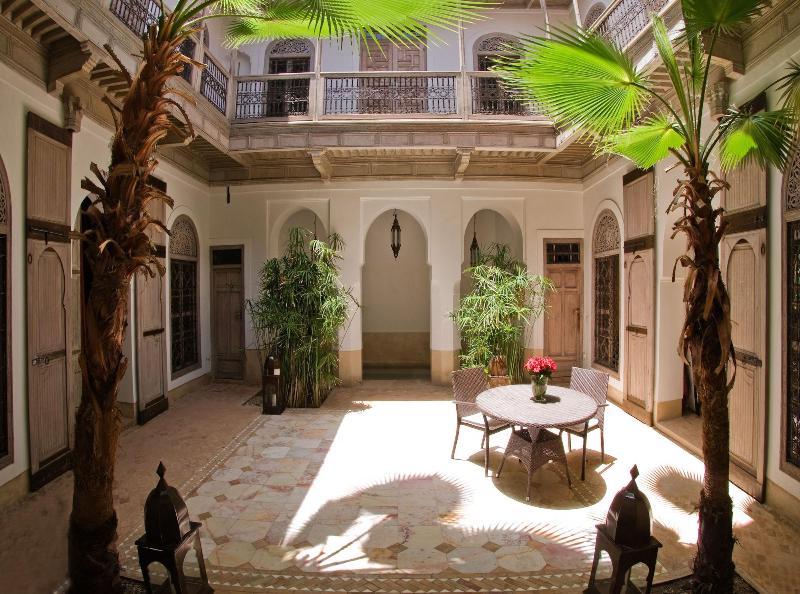 Riad Tzarra - Oda