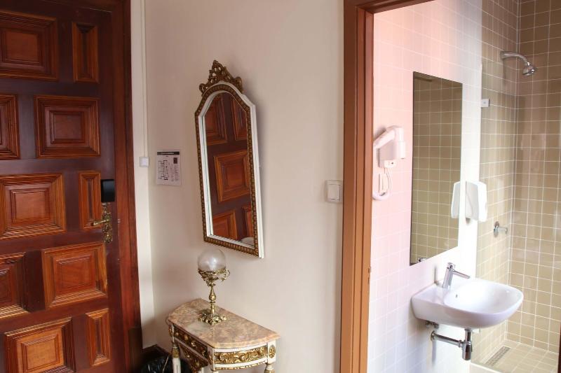 Sant Jordi Hostels Lisbon - Oda