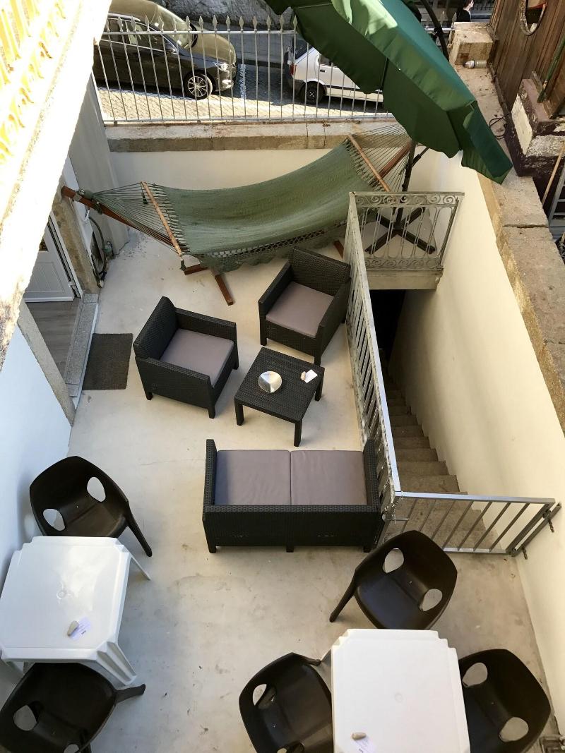 Urban Garden Porto Central Hostel - Teras